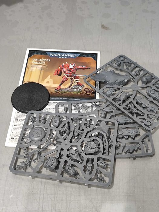 Warhammer 40000 TAU EMPIRE Commander Farsight - wypraski