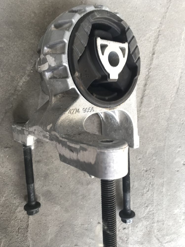 Подушка двигуна Chevrolet Bolt EUV
