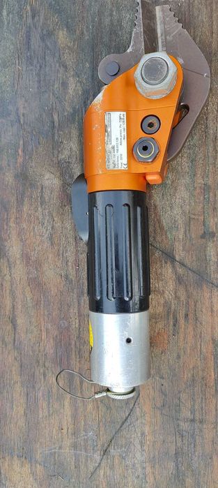 Na sprzedaż: Mini nożyce / Nożyce do pedałów Holmatro CU 4005 C (2010)