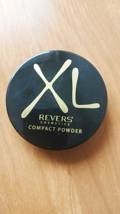REVERS Puder Prasowany XL Matujący Kompakt nr 02