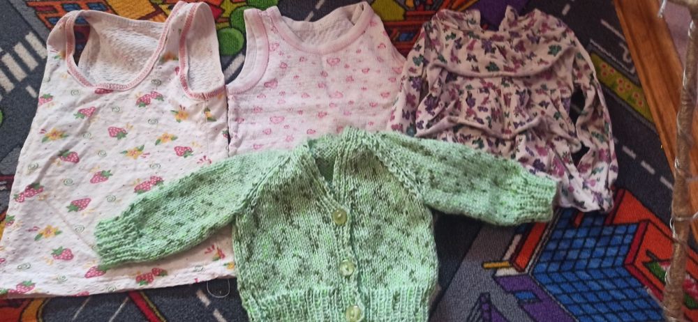 маєчки та кофтинка в'язана