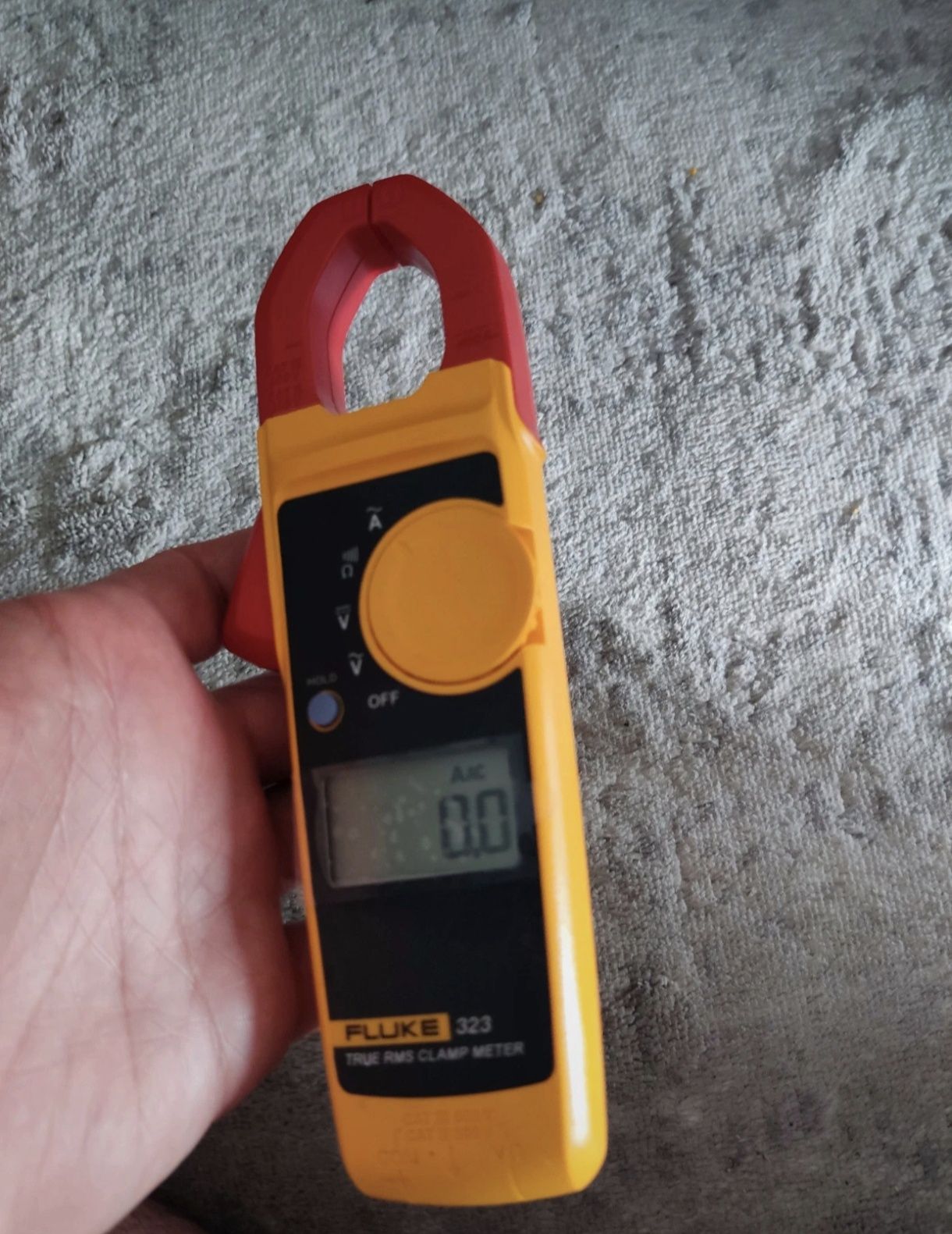 Fluke 323 pinça amperímetrica