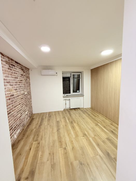 Оренда офісу з власним туалетом біля метро Ярослава мудрого