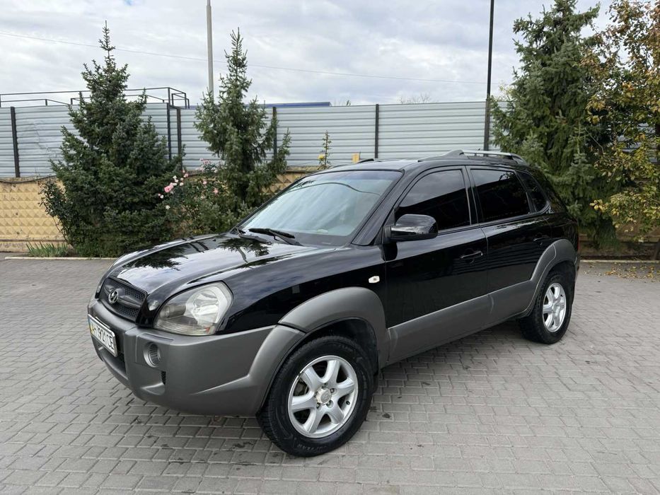 Hyundai Tucson 2008 г 2.0 л дизель, механика, полный привод