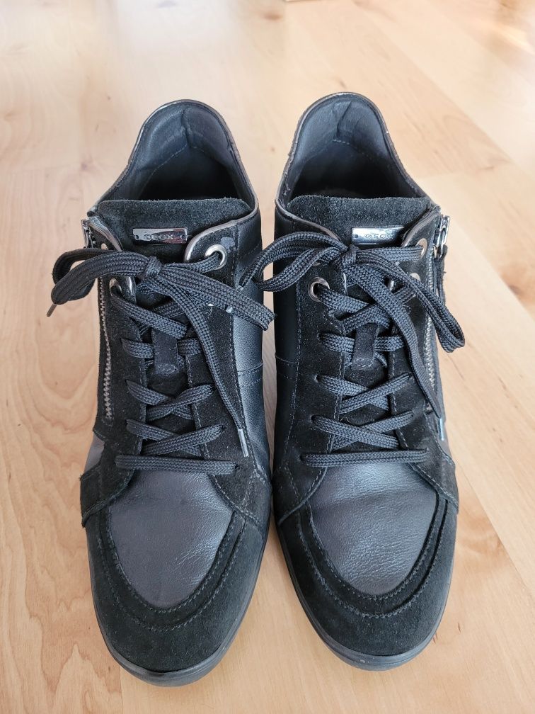 Sneakersy Geox Respira buty na koturnie Eleni skora czarne 40