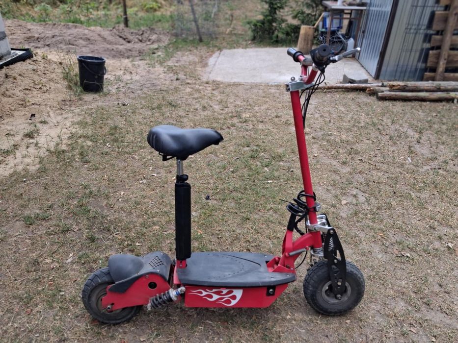 Skuter elektryczny, hulajnogi elektryczne terenowe, nowe akumulatory.