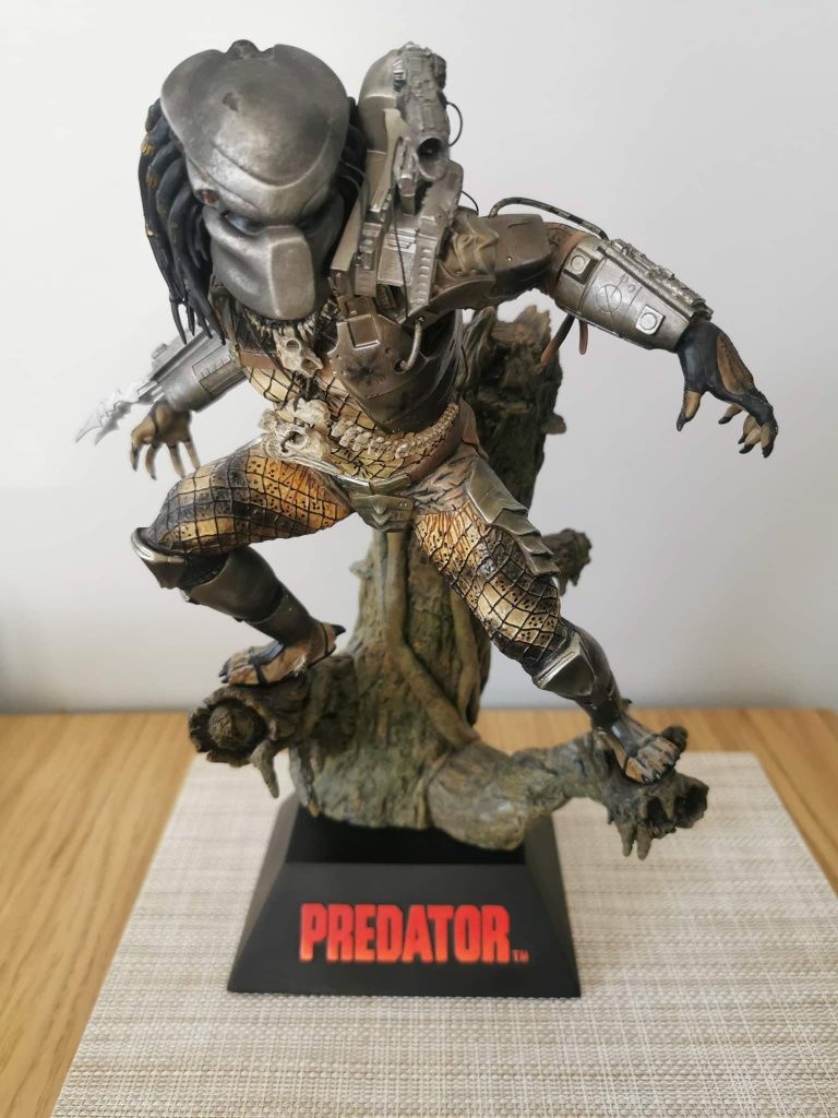 SIDESHOW COLLECTIBLES Predator Diorama Limited Figure (1101/1750)