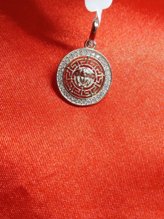 Piękny srebrny wisiorek Meduza grecki wzór, srebro 925