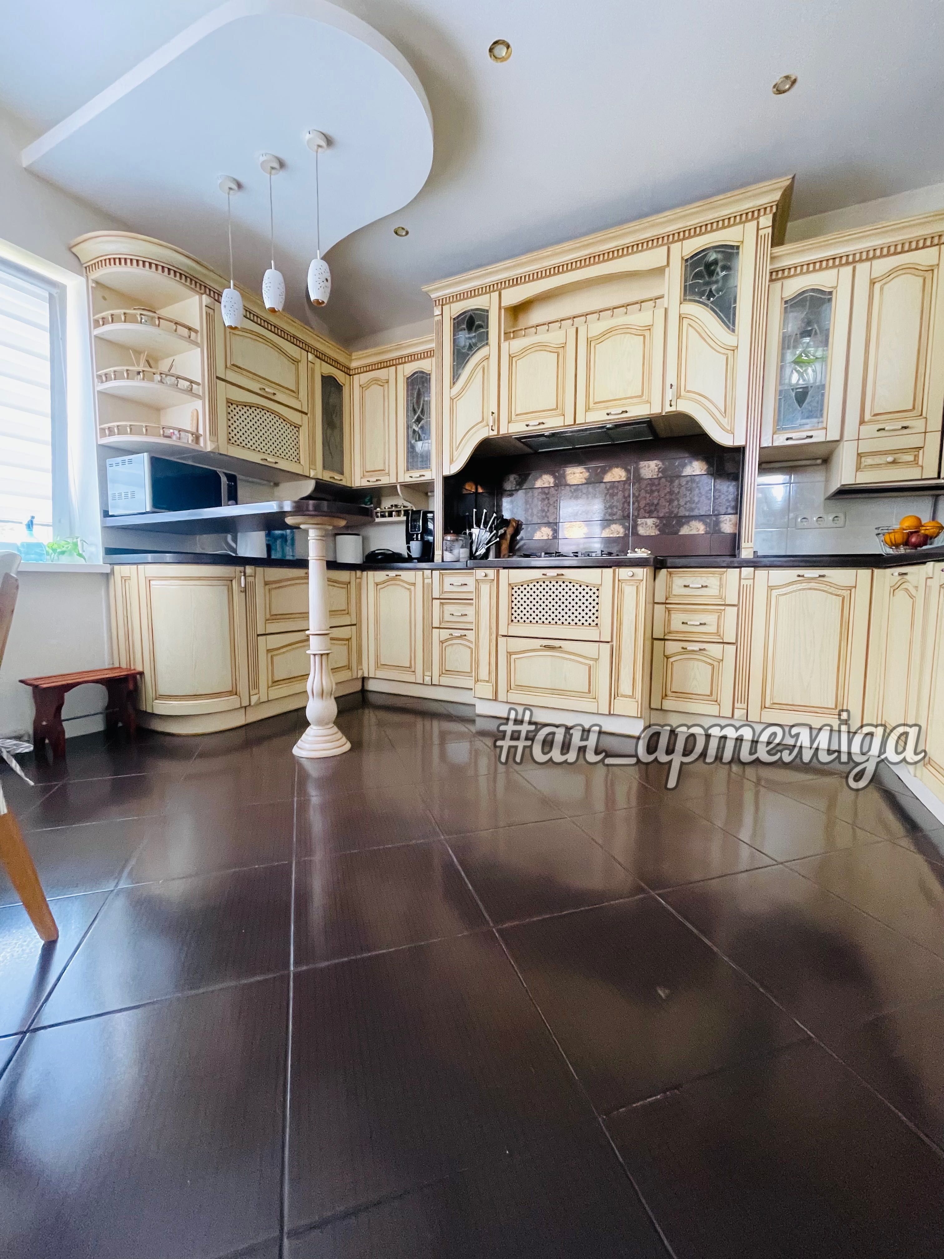 Продам современный Дом р-н Мирный г. Днепр с гостевым домом и баней