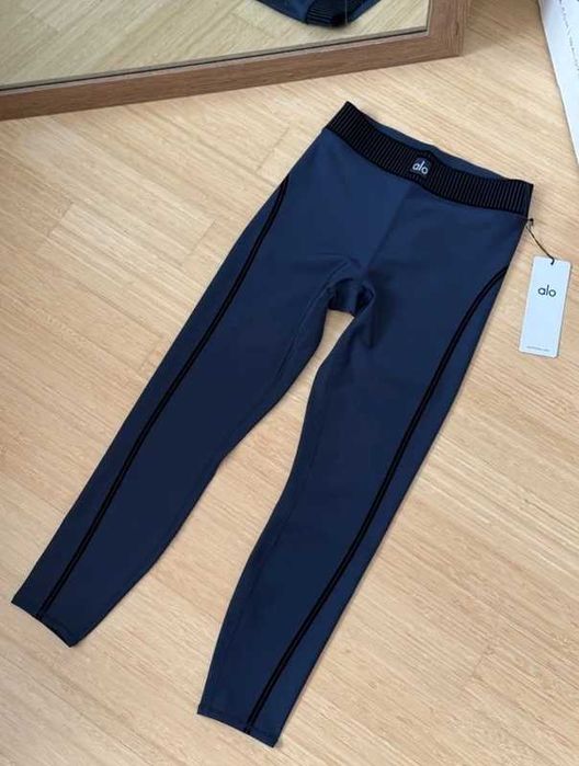 Оригінальні лосини Alo Yoga Airlift High-Waist • Navy • S • Нове