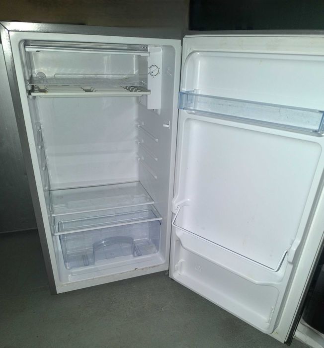 Продається холодильник маленький