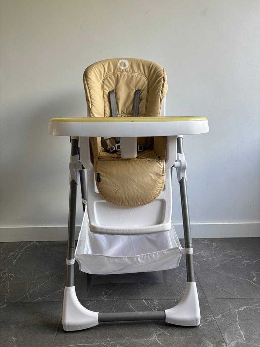 Cadeira alta para bebé – Dobrável e prática