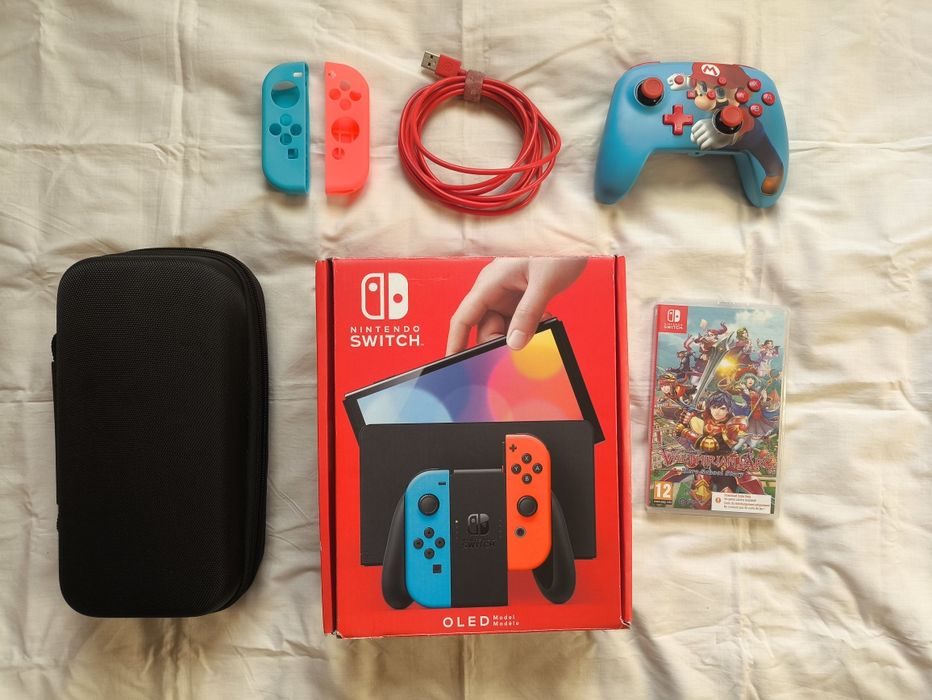 Nintendo Switch OLED + Extras