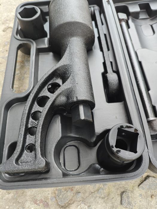 Ключ балонний редукторний м'ясорубка 32 33 вантажний роторний колісний