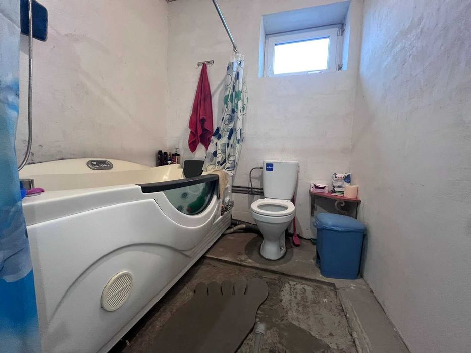 ПРОДАЖ просторого будинку з ЧАСТКОВИМ ремонтом! виїзд на Богатирську