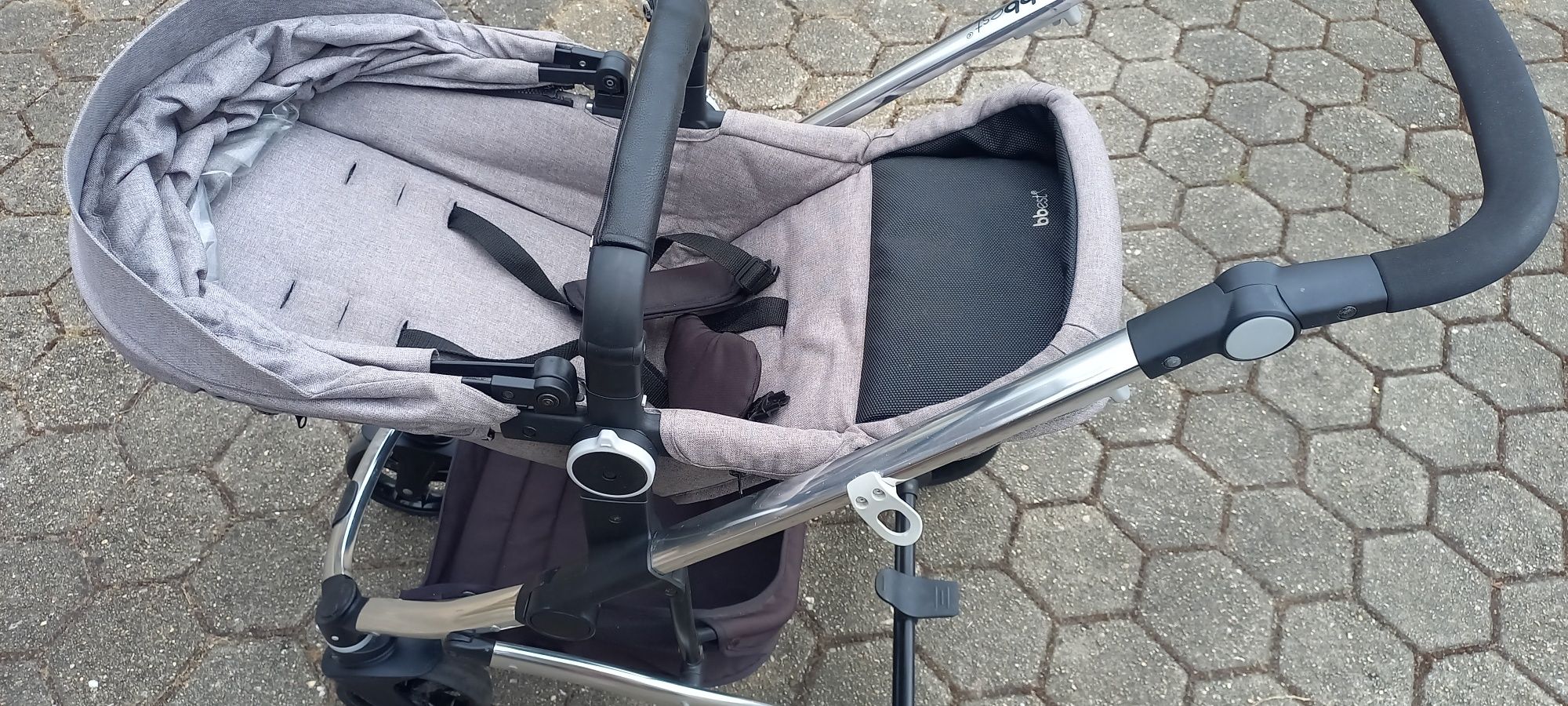 Carrinho de bebé em otimo estado