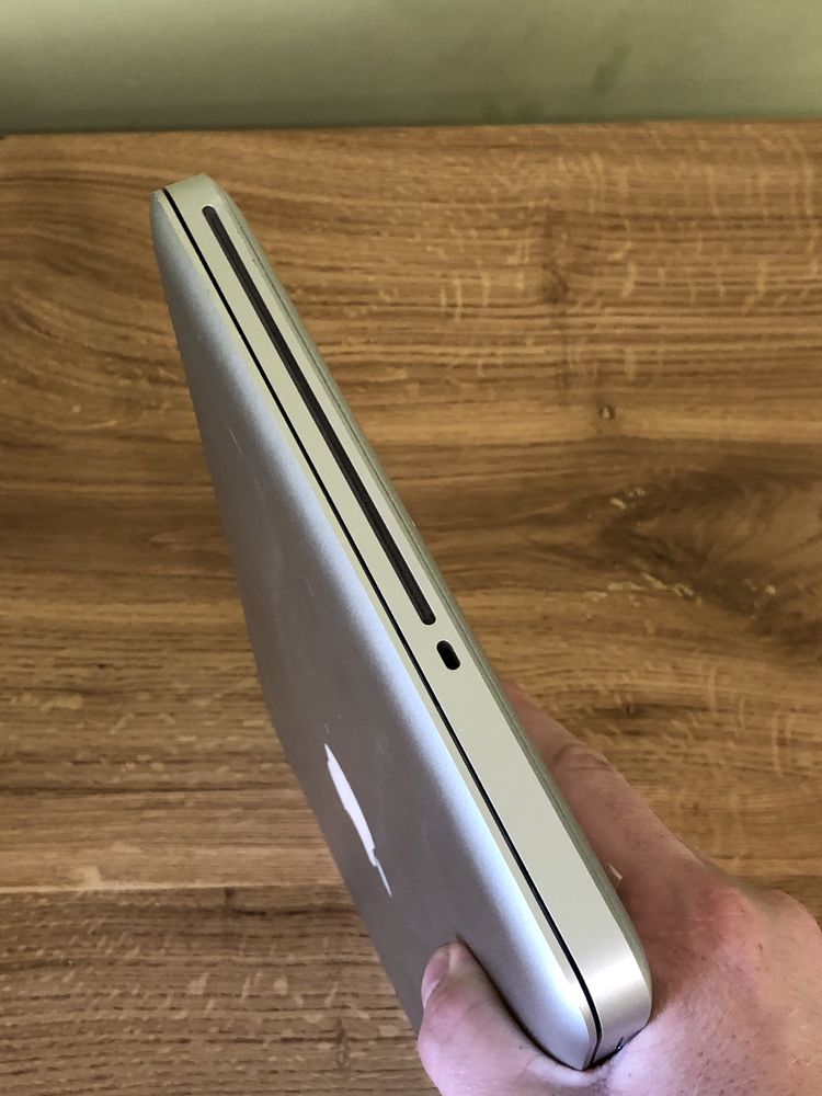 Ноутбук Apple Macbook Pro A1278 ОЗУ 4гб з Німеччини