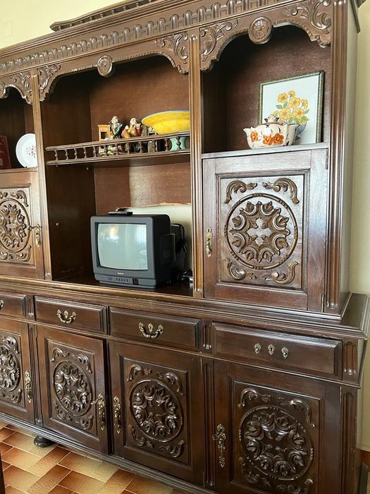 Móvel + mesa +6 cadeiras vintage