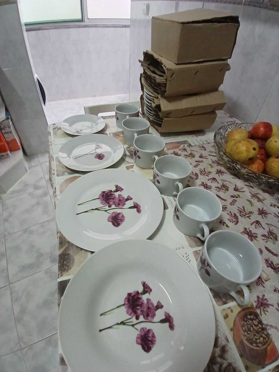 Conjunto de Louça  24 Peças em Porcelana para 6 pessoas