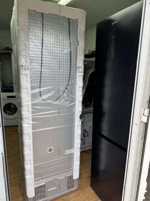 Холодильник Samsung 390L Wifi