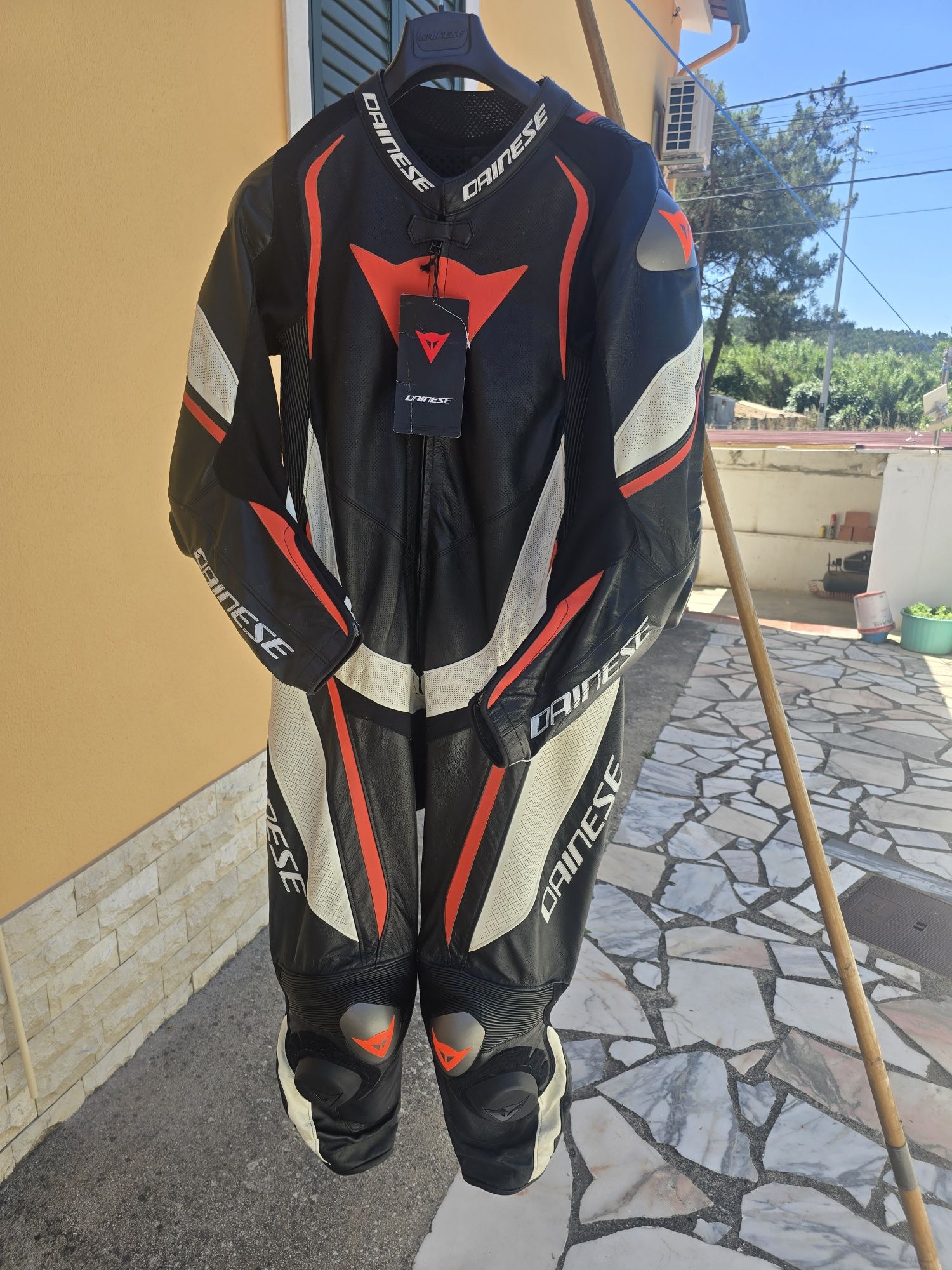 Dainese KYALAMI 1pc perf. Leather suit t60