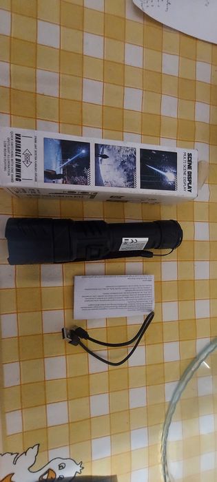 Lanterna tactica LED usb