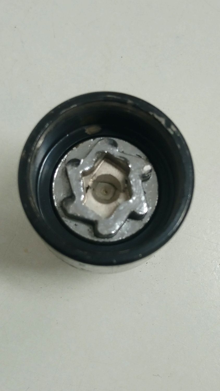 Nasadka adapter śruby zabezpieczającej "złodziejki" VW nr 538