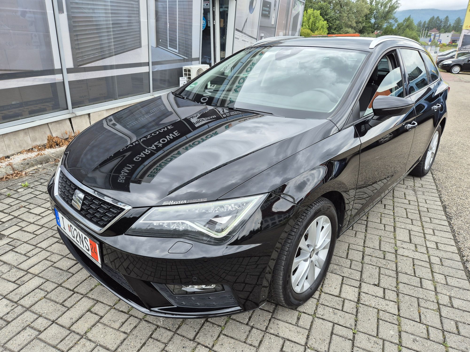 Leon 2017 rok benzyna 110KM full led navi z niemiec oplacone