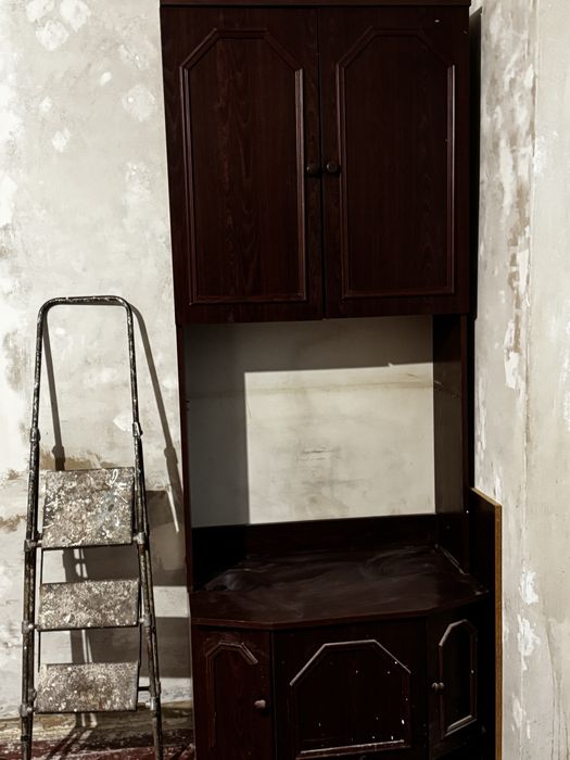 Продам все по 200 грн за штуку