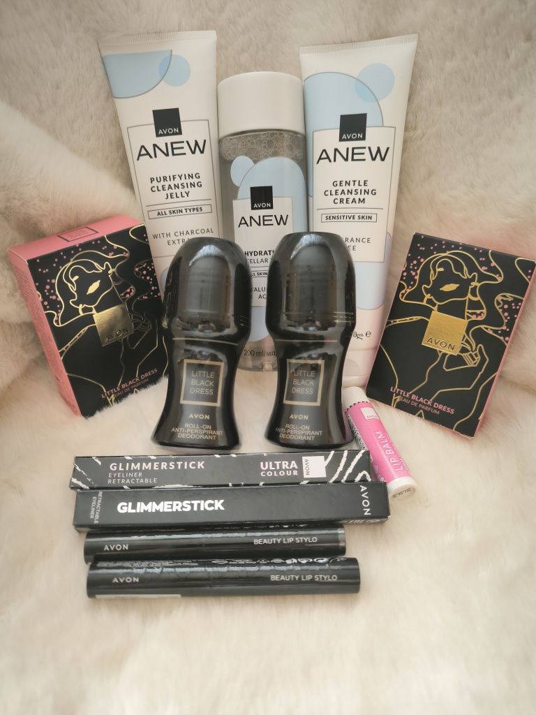 Zestaw 12 kosmetyków Avon + gratis