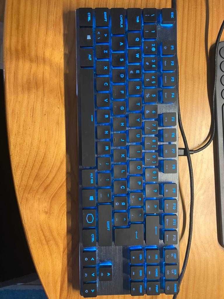 Teclado Mecanico Cooler Master RGB