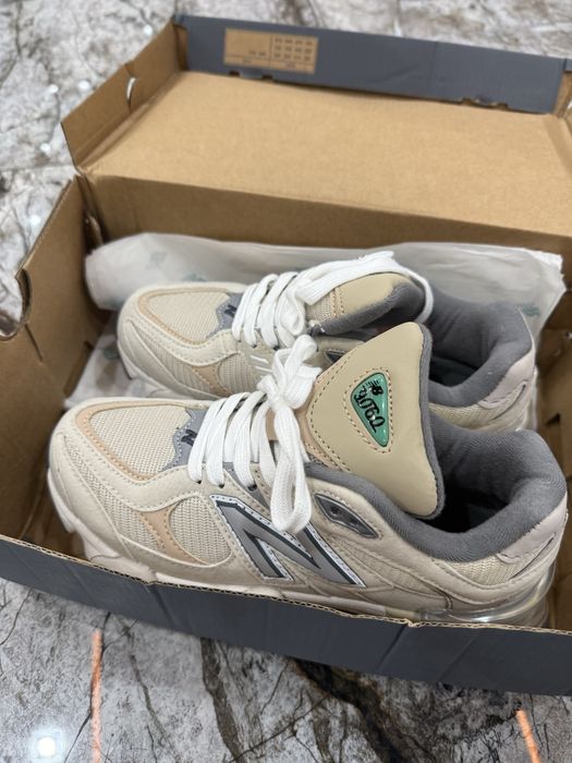 New Balance 9060 damskie 36 bezowe nowe