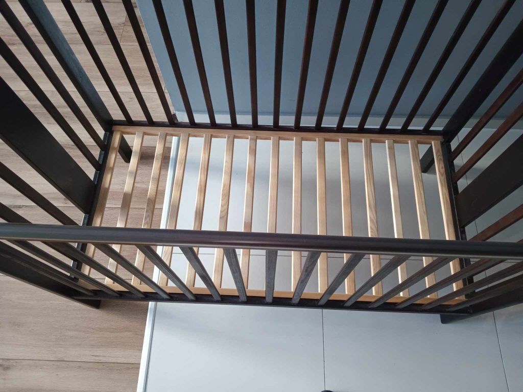 Łóżeczko niemowlęce firmy Woodies plus materac i klin