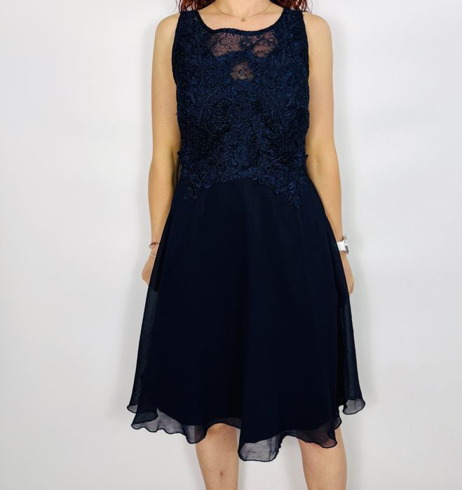 Granatowa sukienka z koronkową górą L 40 Floyd