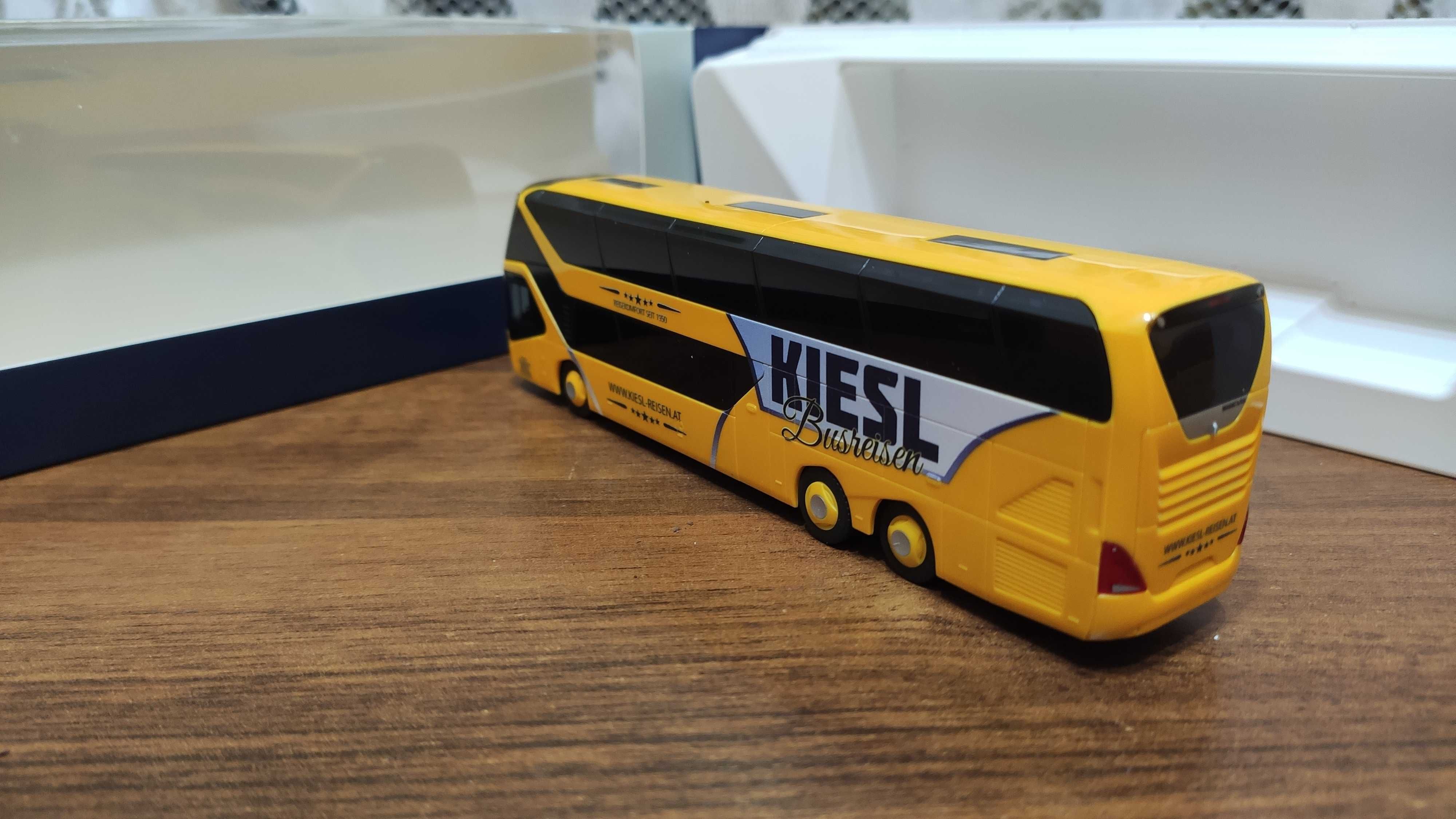 Model autobusu: Neoplan Skyliner - Kiesel Reisen [Rietze]