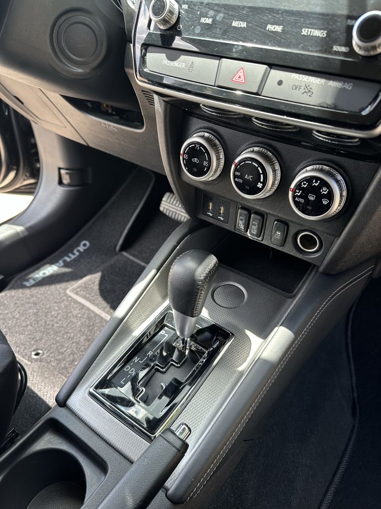 Mitsubishi outlander sporr