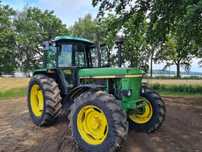 John Deere 3350
