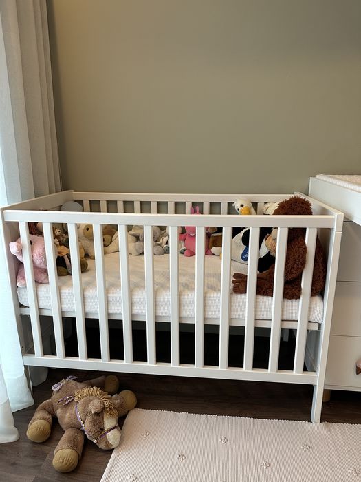 Berço branco - SUNDVIK + colchão