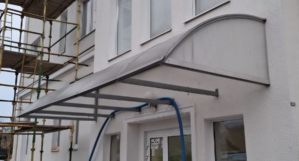 Daszek zadaszenie konstrukcja metalowa