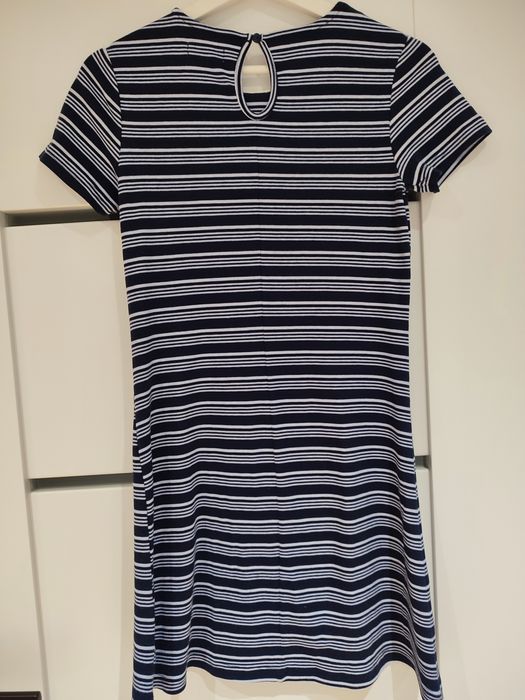 Sukienka z kołnierzykiem