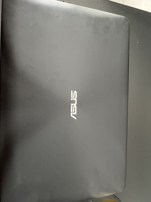 Laptop ASUS X555L