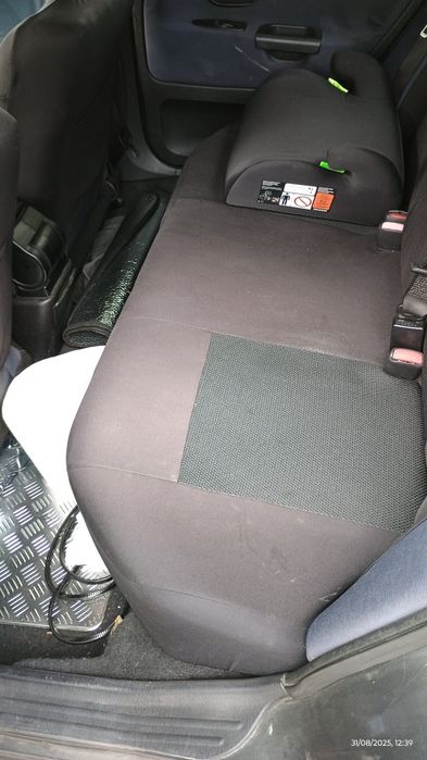 Mitsubishi carisma 1.3 16v 2002