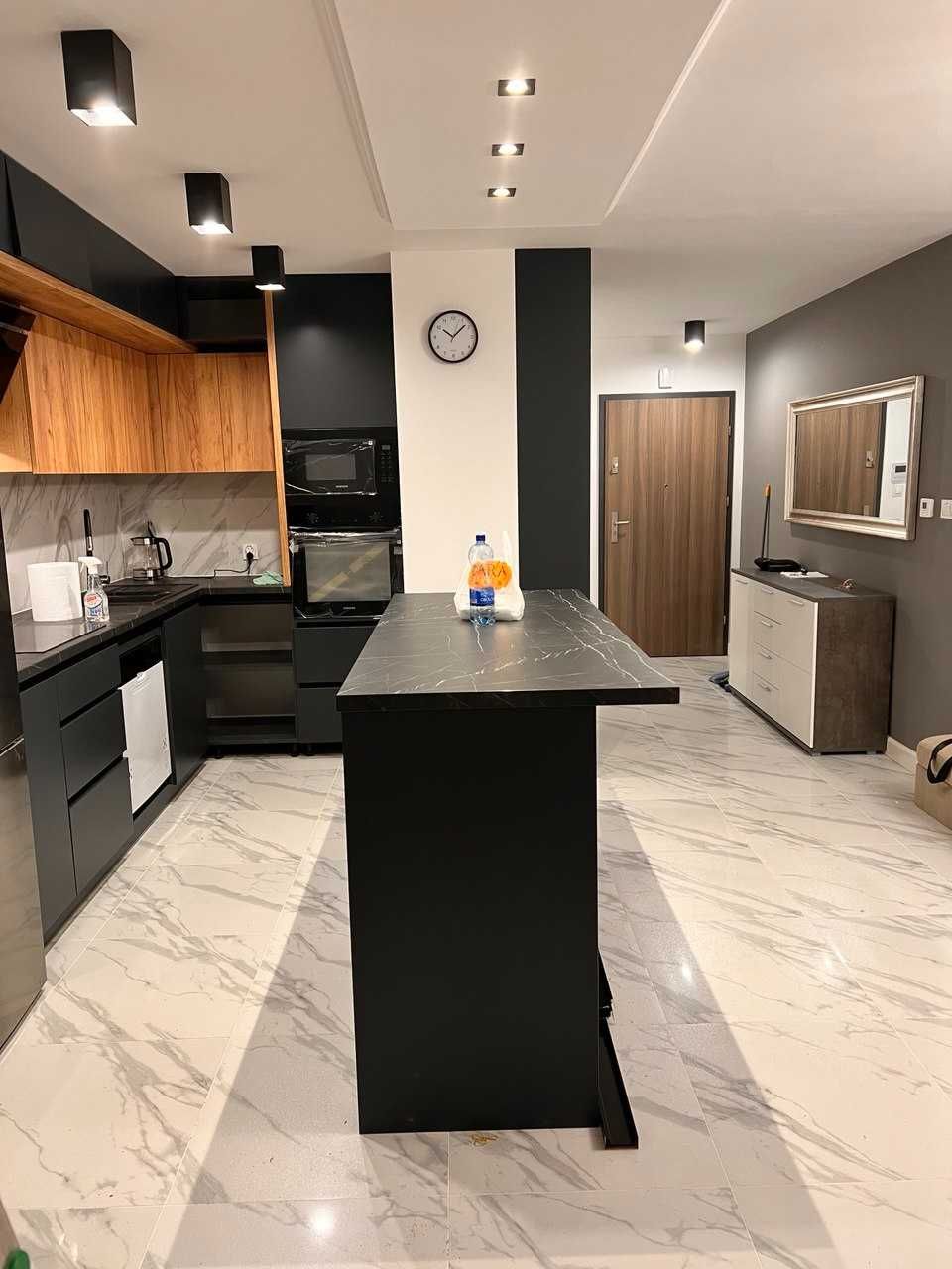 Польща Трикімнатна квартира-студія, парковкою та гаражами,90м²–Rzeszów