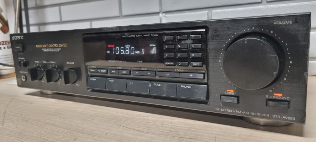 Amplituner stereo SONY STR-AV220.