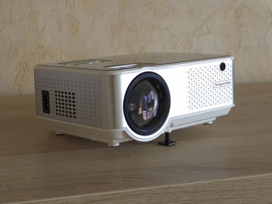 Projektor LED Kruger&Matz V-LED10 Full HD (Stan bardzo dobry)