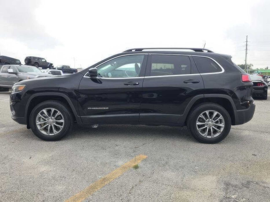 Jeep Cherokee Latitude Lux      2022