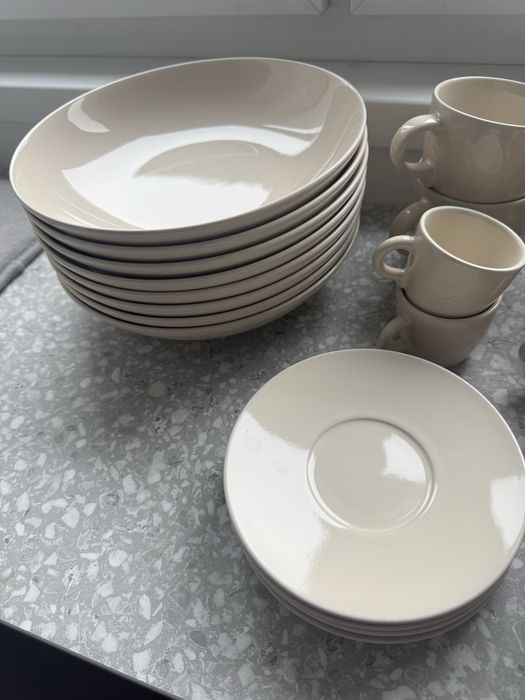 Serwis IKEA Fargklar 38 talerzy miski - filiżanki espresso - jak nowy