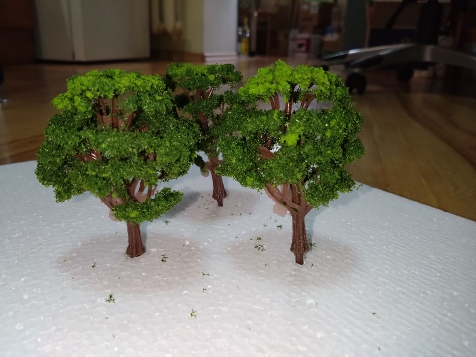 Моделі дерев 8 см з пишною кроною (5 шт)