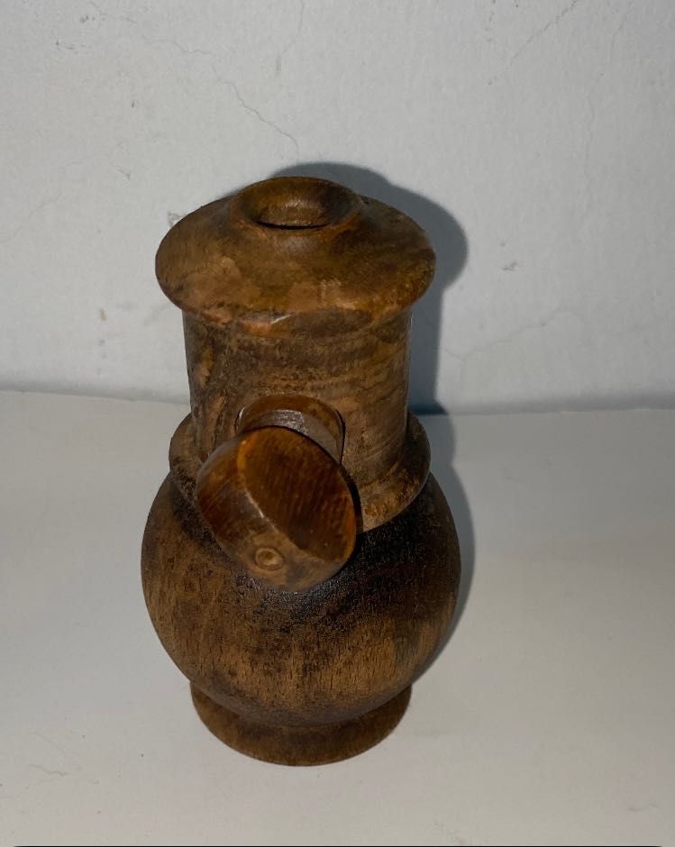 Moedor de especiarias muito antigo
