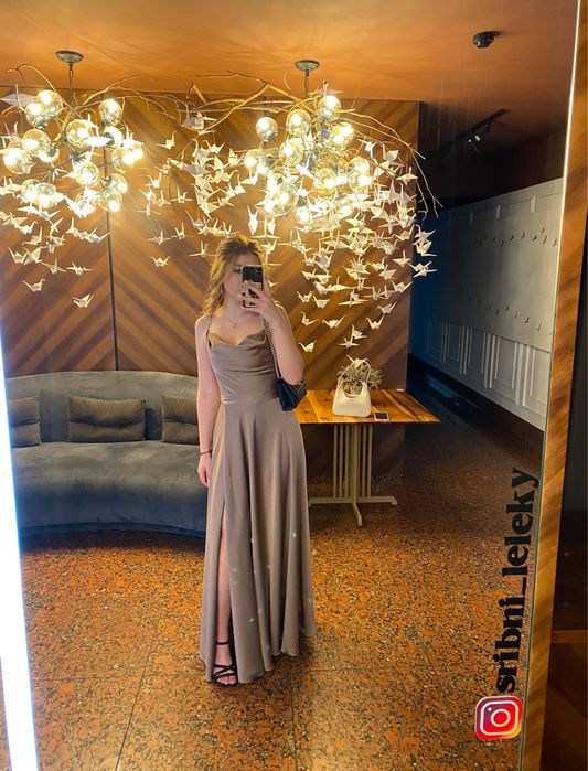 Сукня на випускний